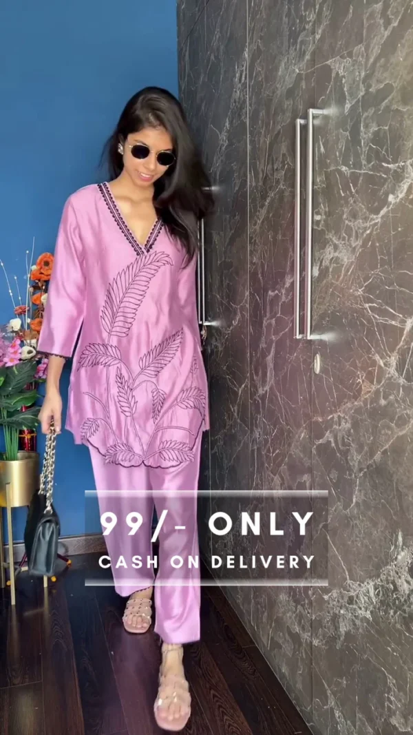 Embroidered Straight Kurta with Mandarin Collar - Image 3