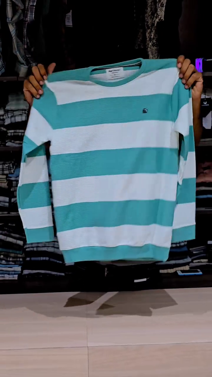 Men Slim Fit Sweatshirt