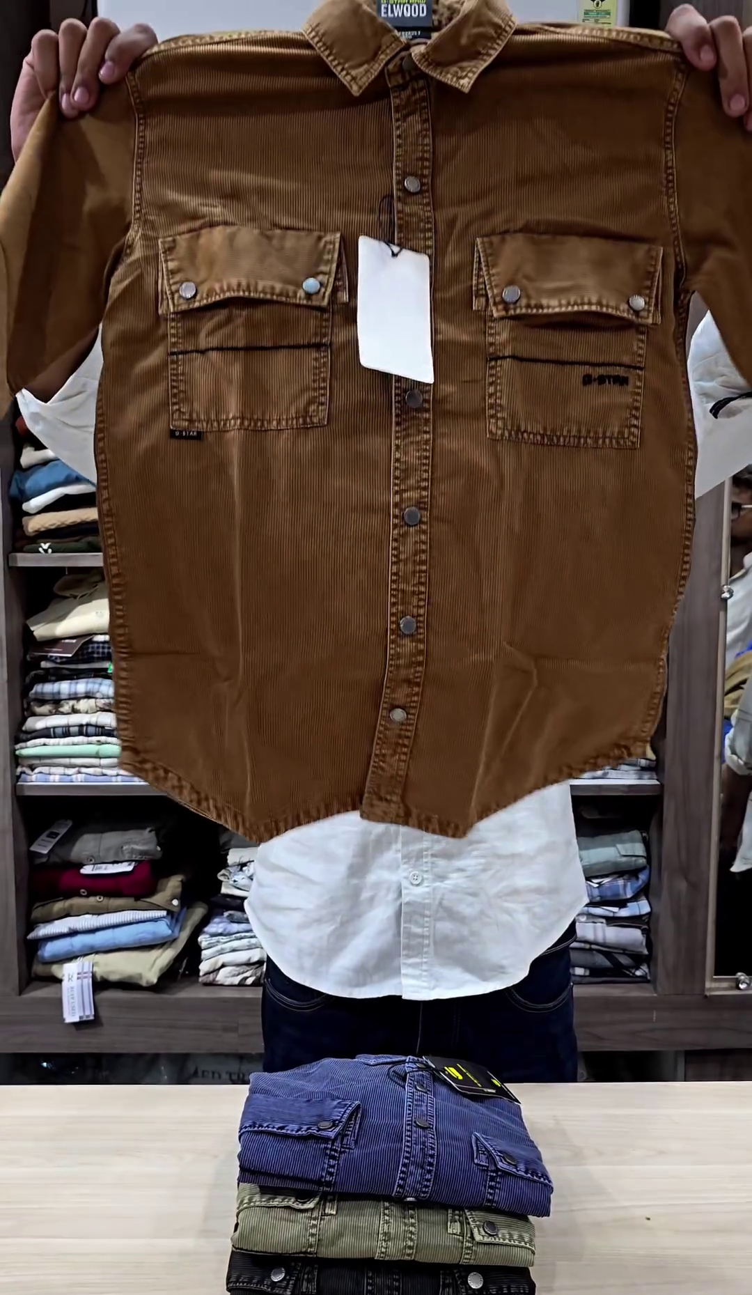 Men Slim Fit Opaque Solid Spread Collar Casual Shirt