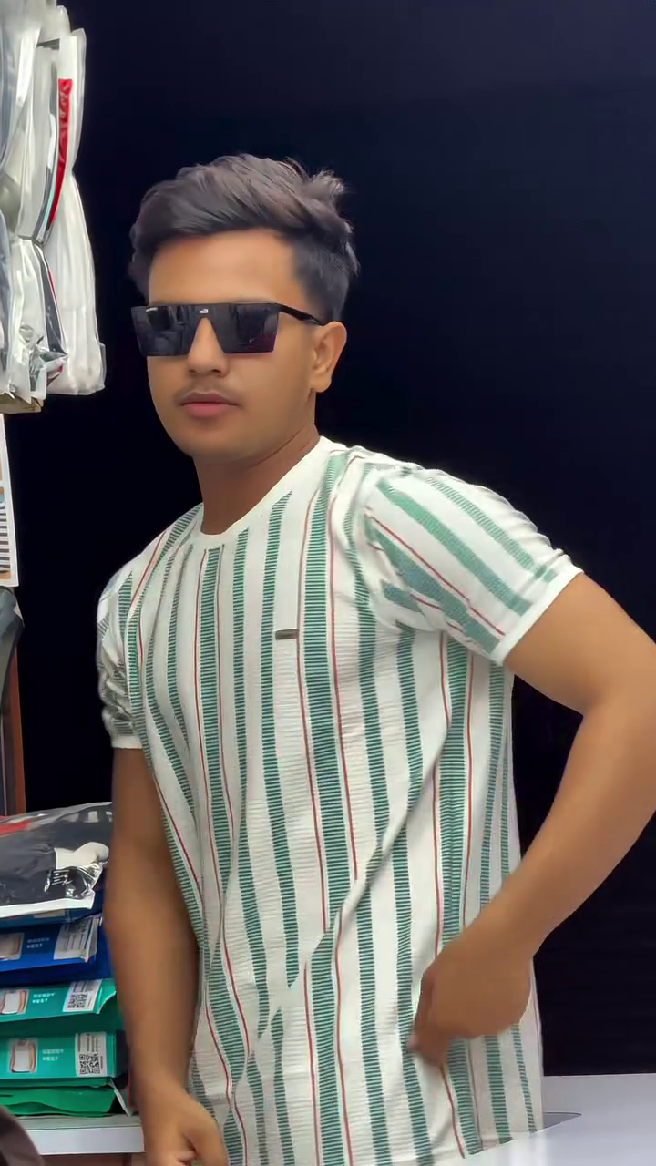 Men's Slim Fit Vertical Striped T-Shirt - Image 4