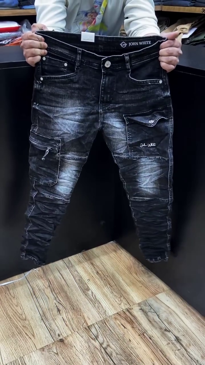 Men Relaxed Loose Fit Pleated Trousers - Image 19