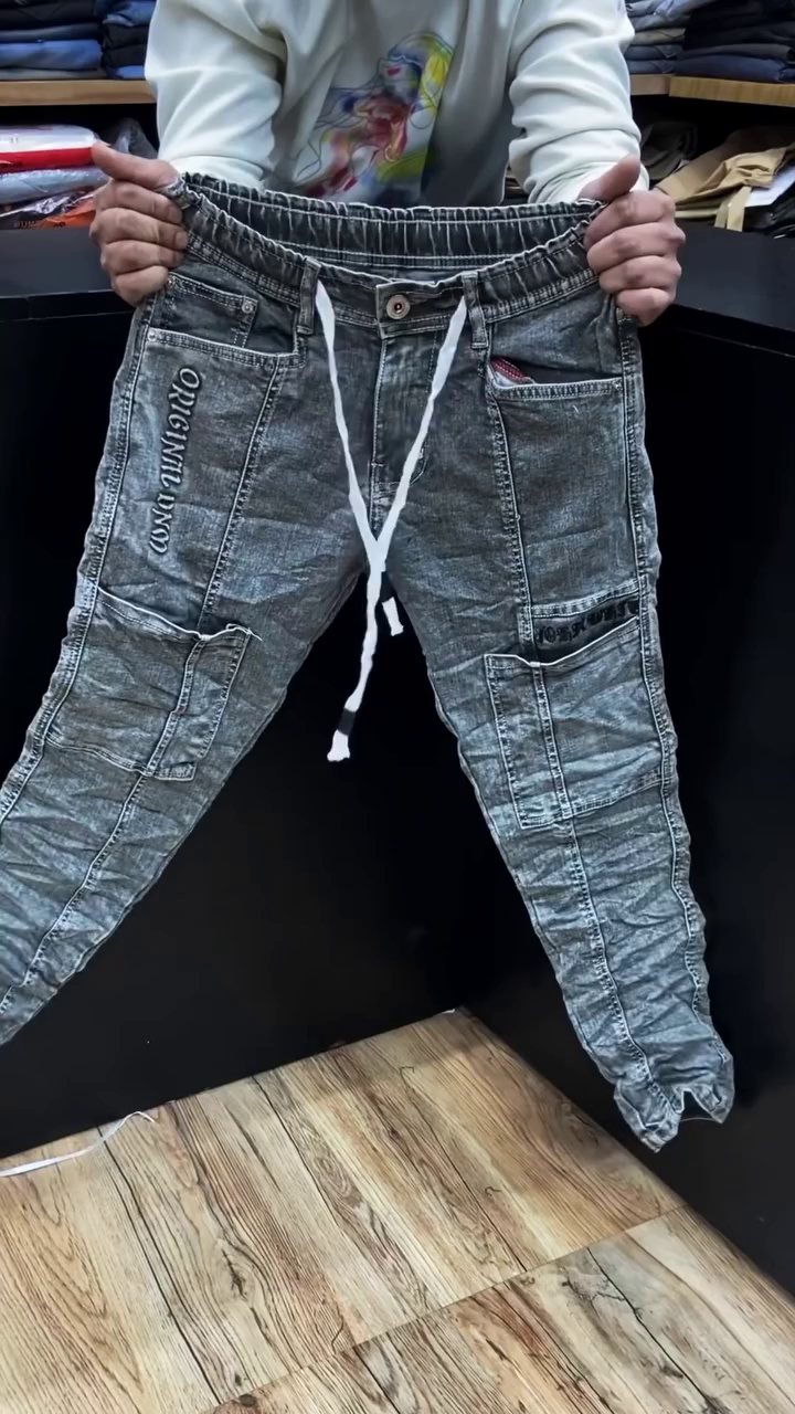 Men Relaxed Loose Fit Pleated Trousers - Image 18