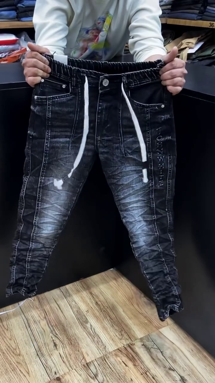 Men Relaxed Loose Fit Pleated Trousers - Image 17