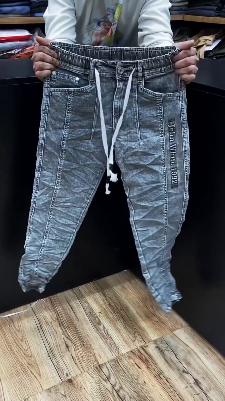Men Relaxed Loose Fit Pleated Trousers - Image 16
