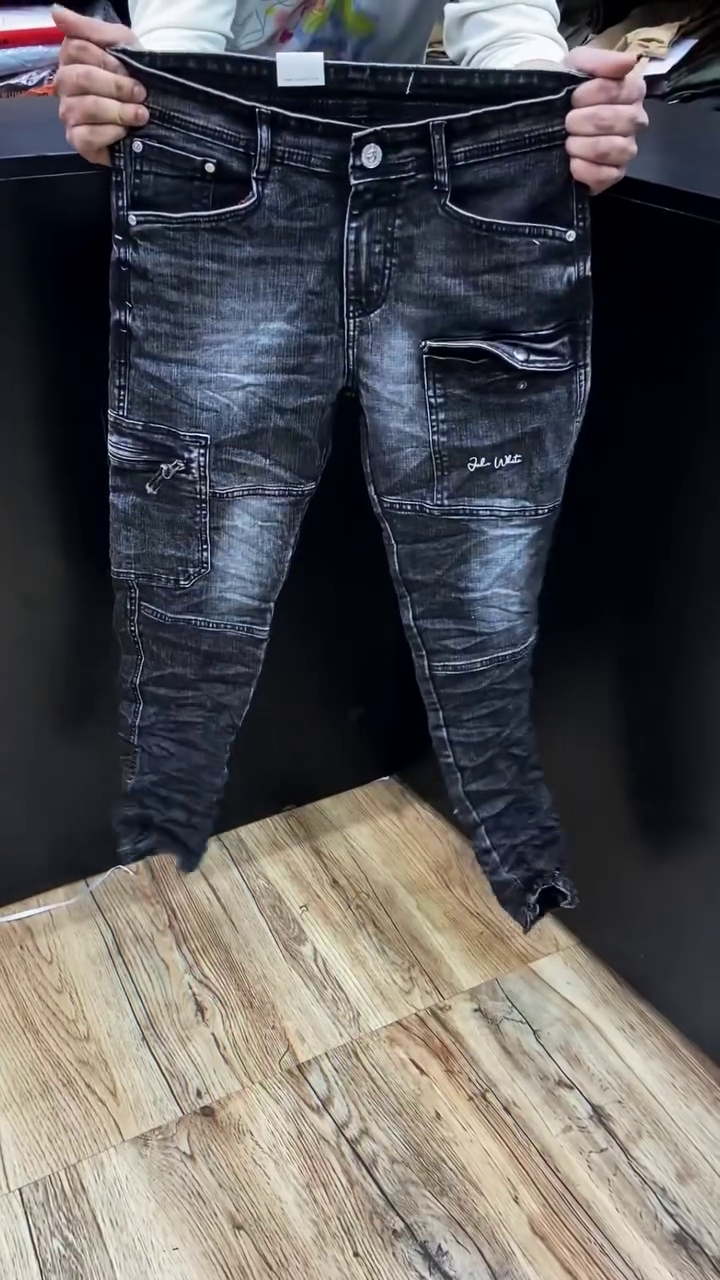 Men Relaxed Loose Fit Pleated Trousers - Image 15