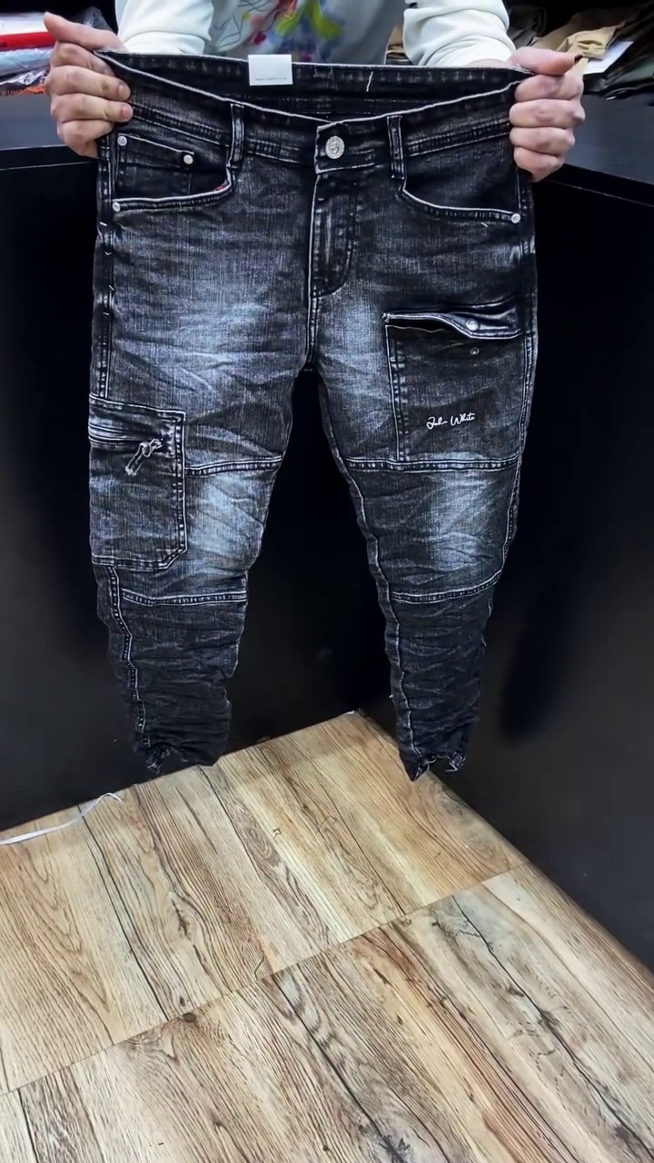 Men Relaxed Loose Fit Pleated Trousers - Image 14
