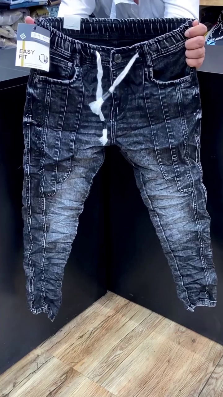 Men Relaxed Loose Fit Pleated Trousers - Image 12