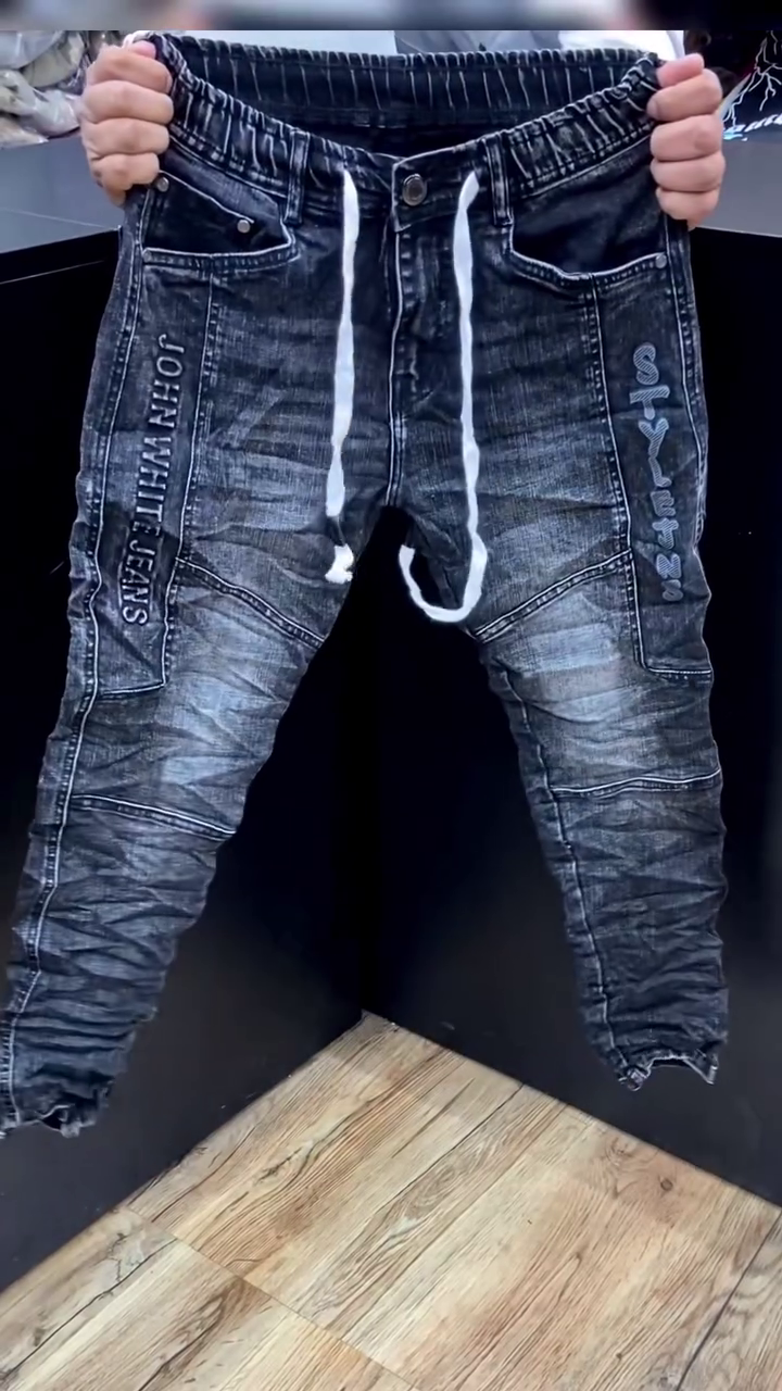 Men Relaxed Loose Fit Pleated Trousers - Image 11