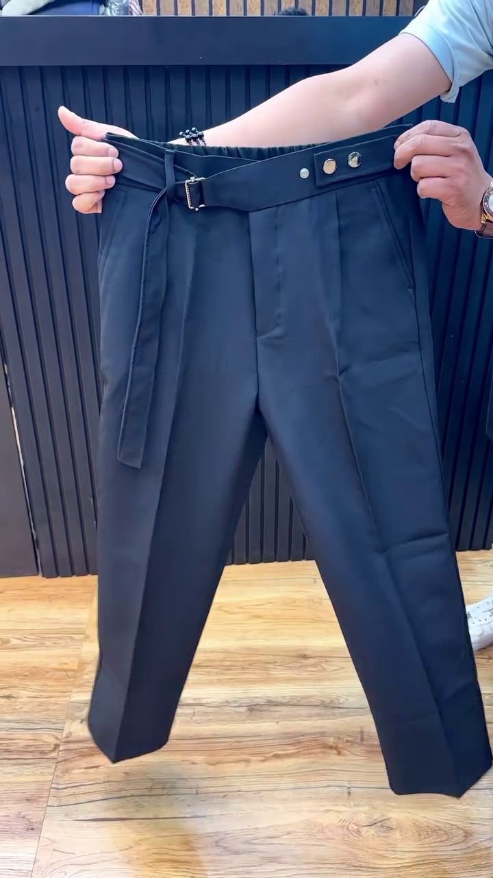 Men Relaxed Loose Fit Pleated Trousers - Image 9