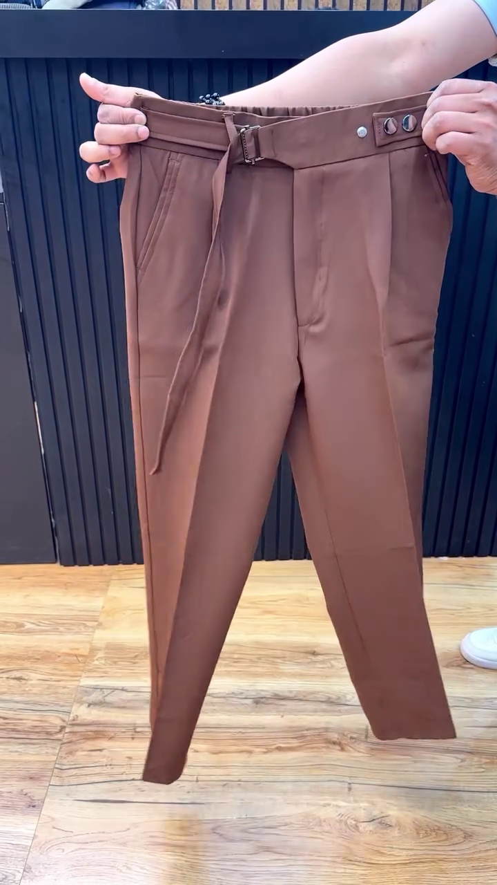 Men Relaxed Loose Fit Pleated Trousers - Image 8