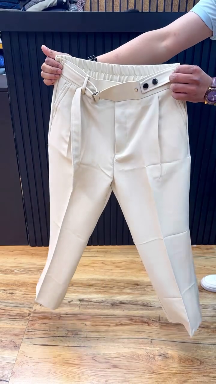 Men Relaxed Loose Fit Pleated Trousers - Image 4