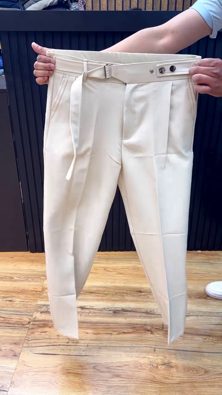 Men Relaxed Loose Fit Pleated Trousers - Image 3