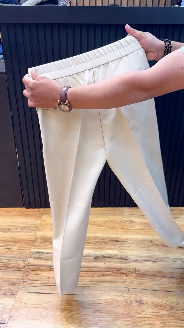 Men Relaxed Loose Fit Pleated Trousers - Image 2